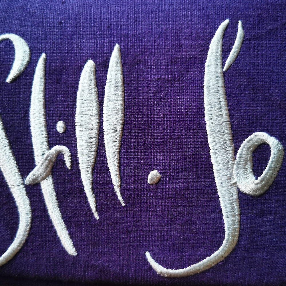 Zirbenholz-MeditationsHocker "Still. So still"