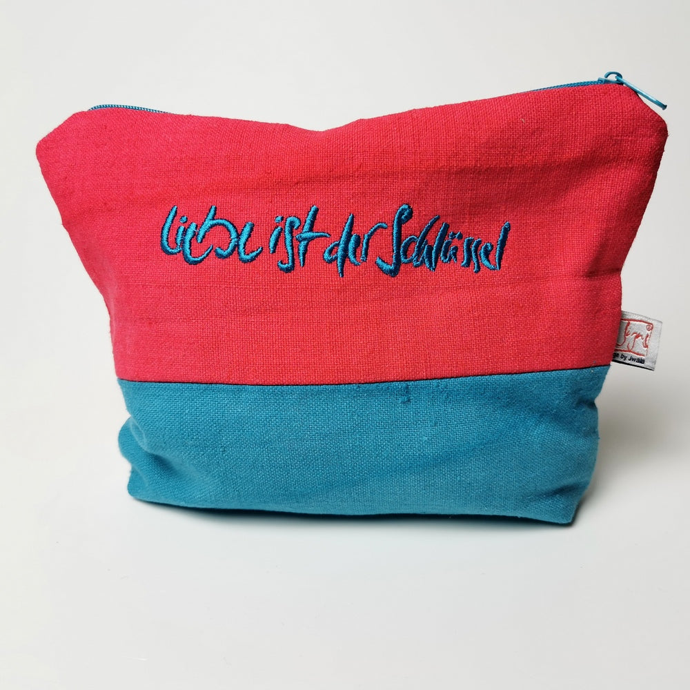 Kosmetiktasche "Liebe ist der Schlüssel"