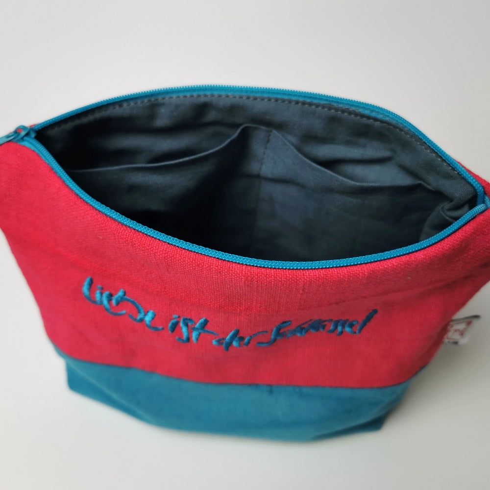 Kosmetiktasche "Liebe ist der Schlüssel"