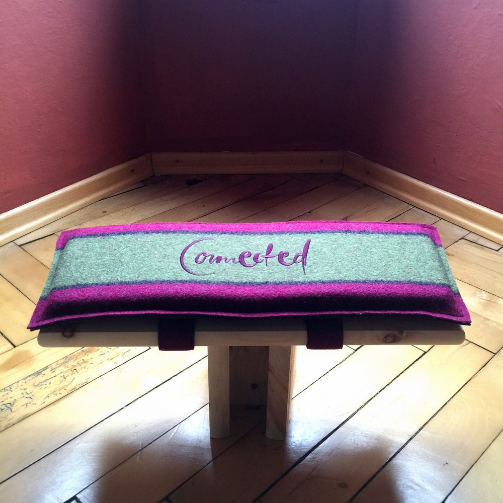 Zirbenholz-MeditationsHocker "Connected"