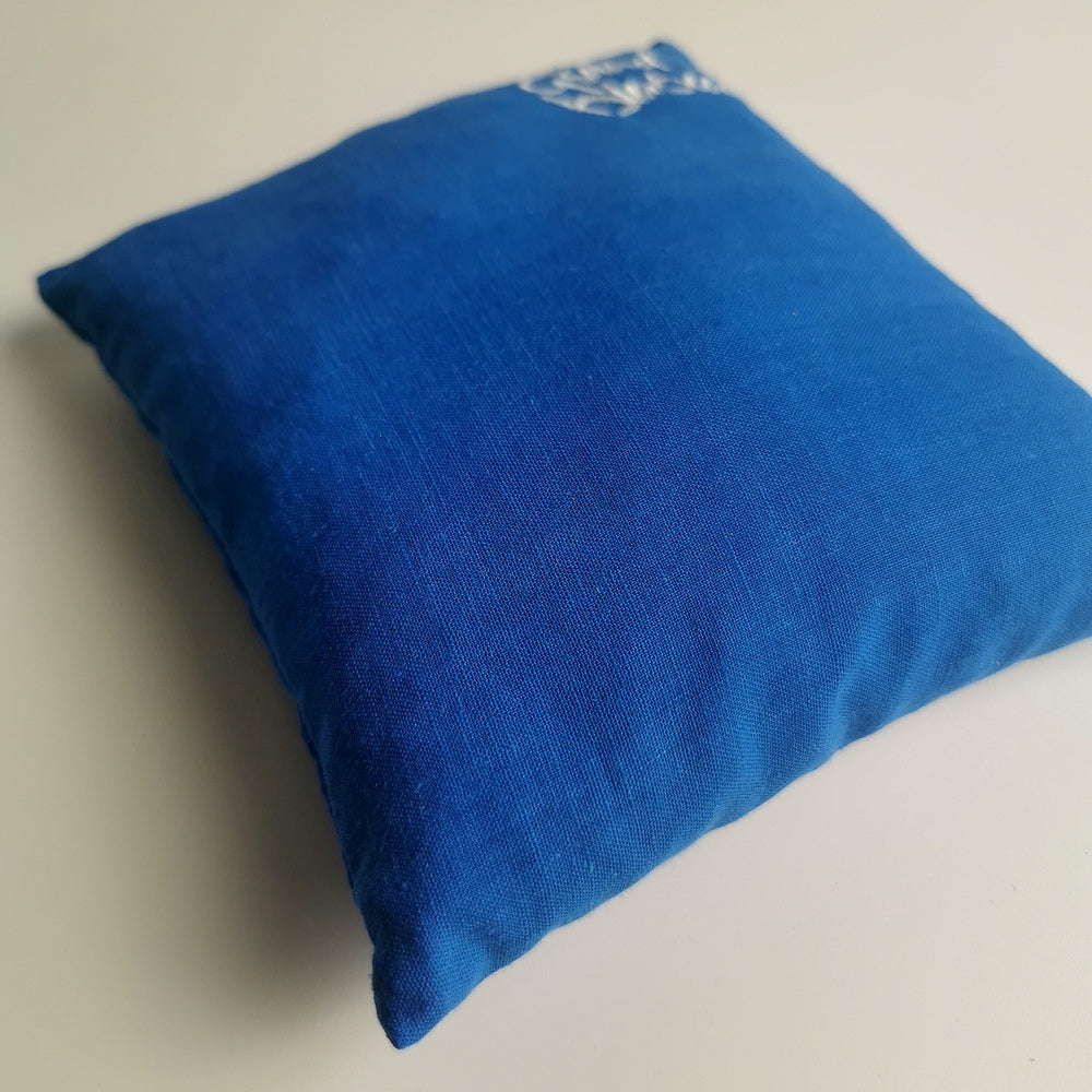 Kleines Zirbenkissen "G'sund bleiben" Blau