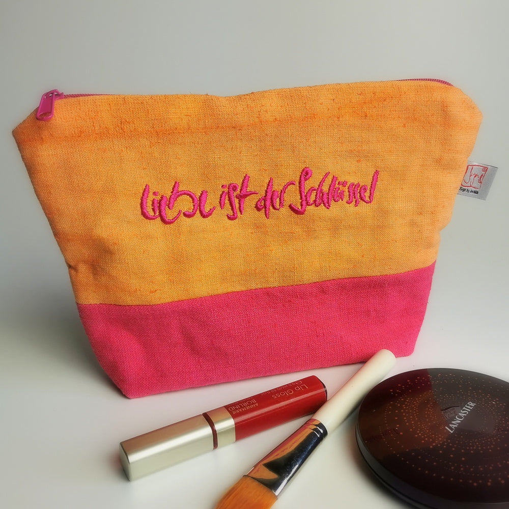 Kosmetiktasche "Liebe ist der Schlüssel"