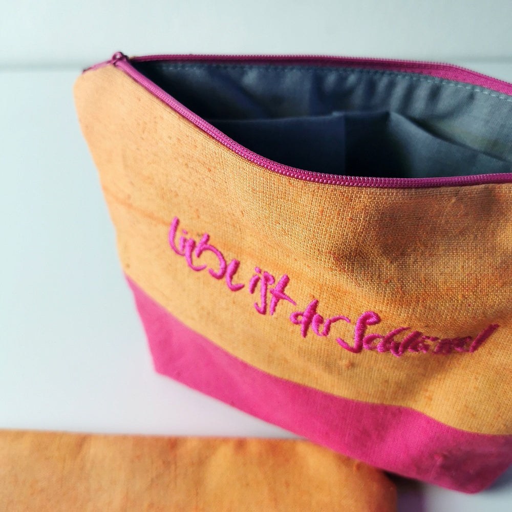 Kosmetiktasche "Liebe ist der Schlüssel"