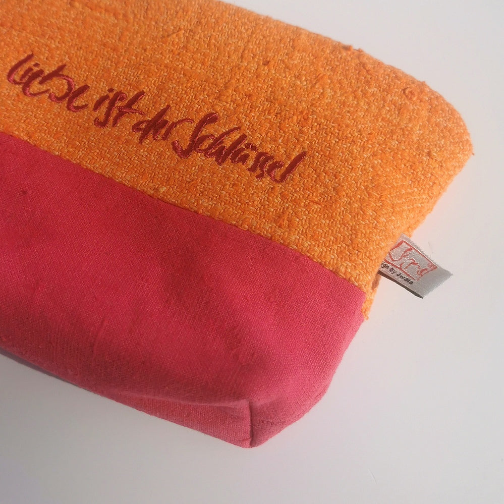 Kosmetiktasche "Liebe ist der Schlüssel"