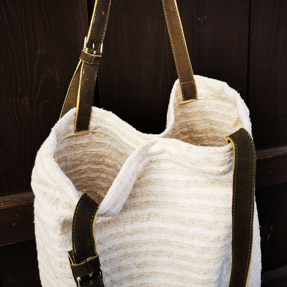 Schultertasche "Liebe Ornament" mit Hirschlederriemen