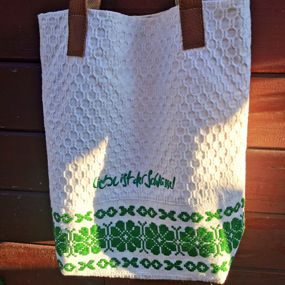 Schultertasche "Liebe ist der Schlüssel"