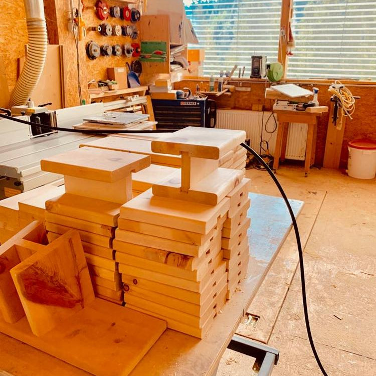 Zirbenholz-MeditationsHocker "connected"