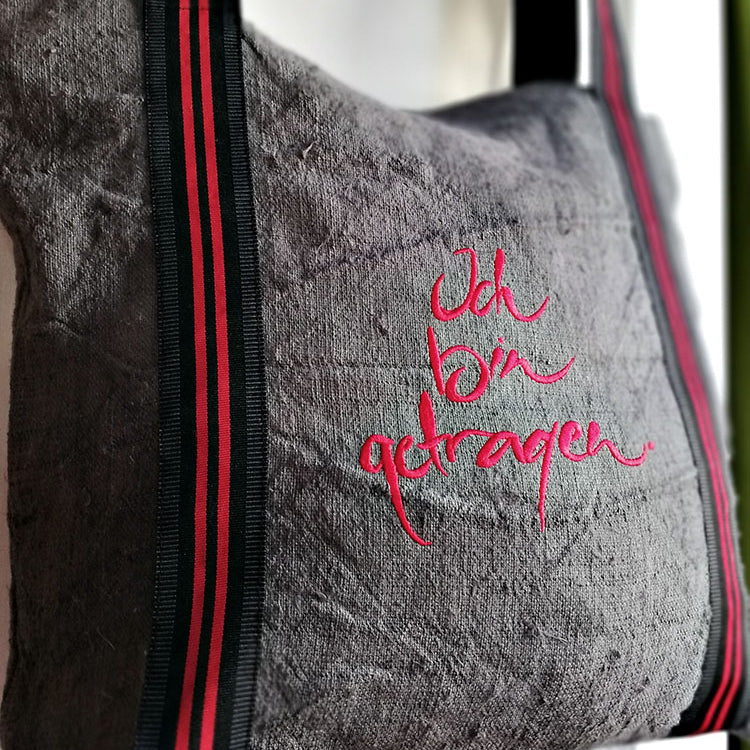 Schultertasche "Ich bin getragen"