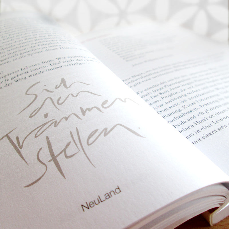 "Karawane der Freude" - Buch von Jwala und Karl Gamper