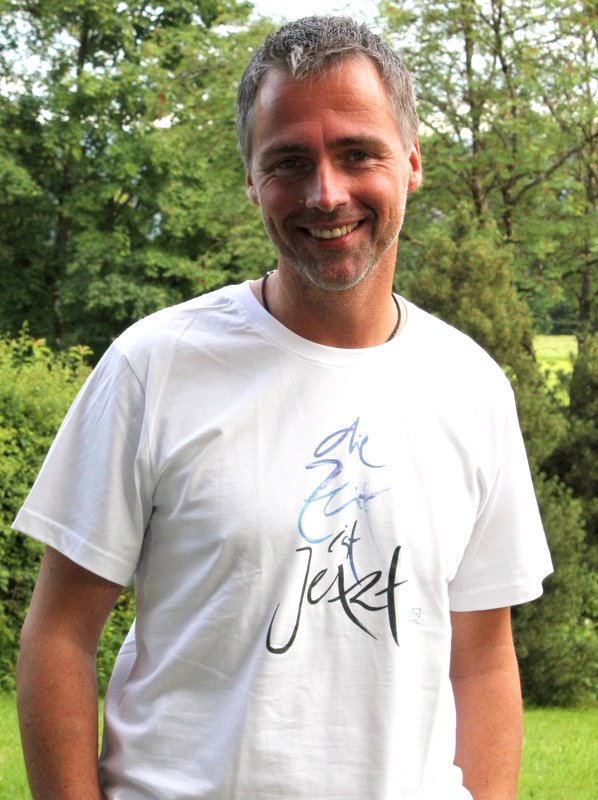 T-Shirt "Die Zeit ist jetzt"