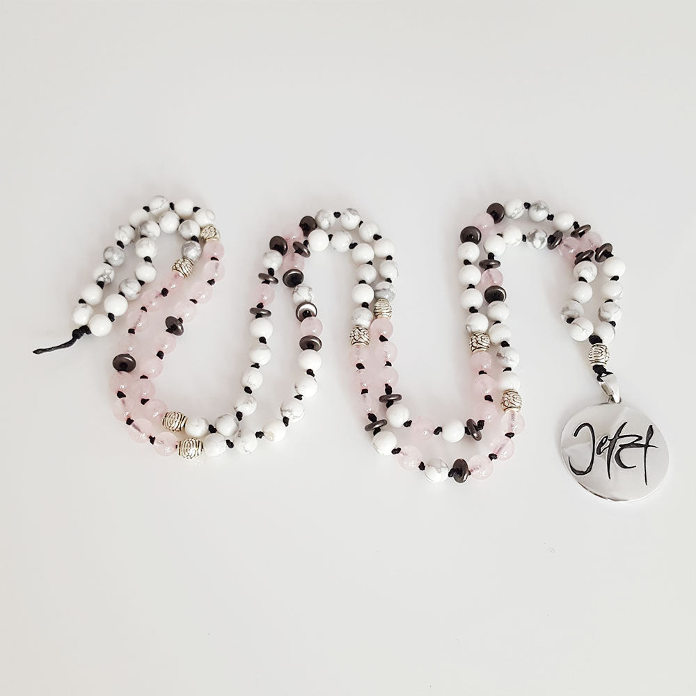 Jetzt-Mala (Howlith + Rosenquarz)