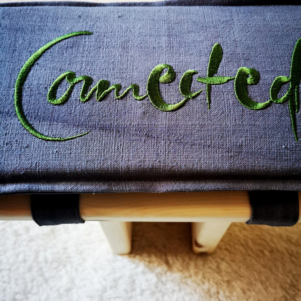 Zirbenholz-MeditationsHocker "connected"