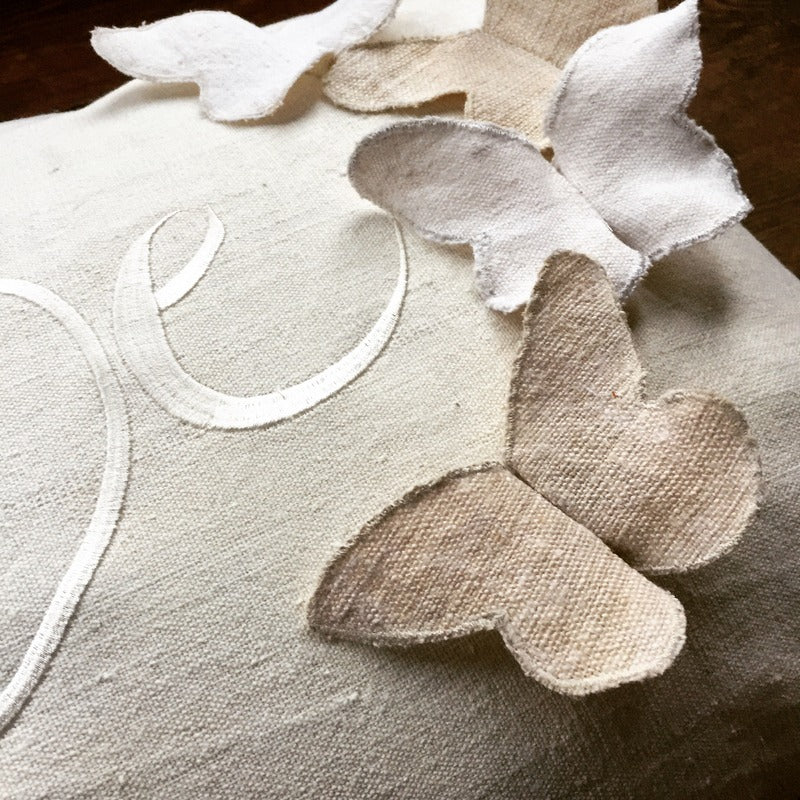 Bauernleinen Zirbenkissen "Liebe" Schmetterling