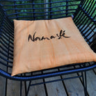 Bauernleinen-Flachkissen "Namasté"