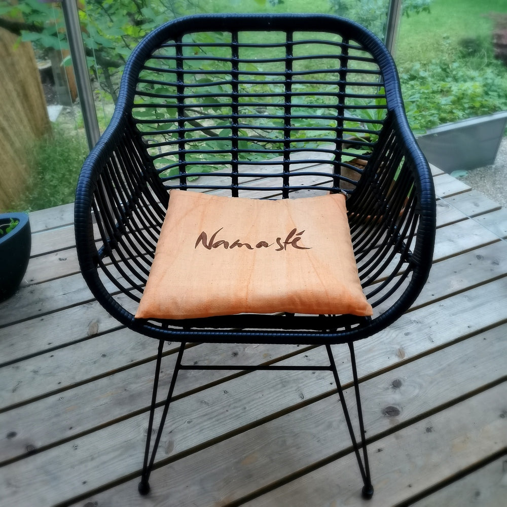 Bauernleinen-Flachkissen "Namasté"