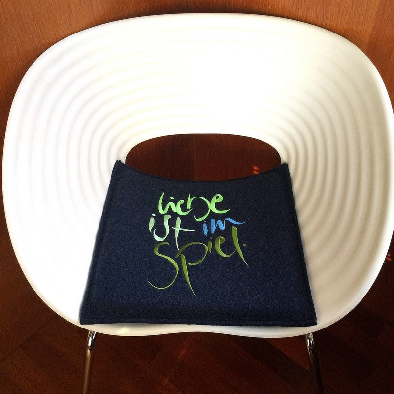 Flachkissen "Liebe ist im Spiel"