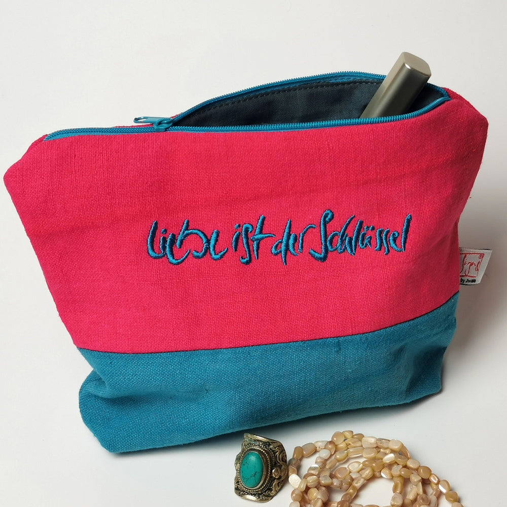 Kosmetiktasche "Liebe ist der Schlüssel"