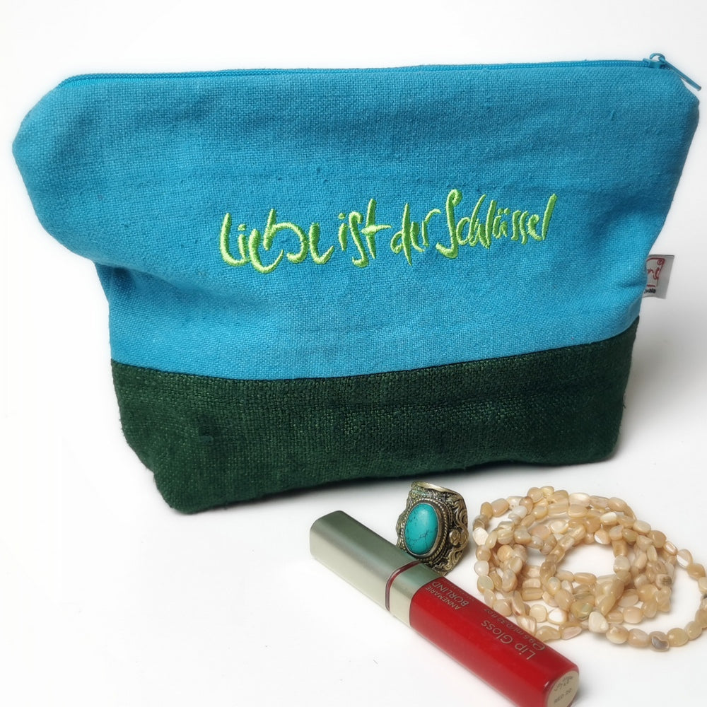 Kosmetiktasche "Liebe ist der Schlüssel"