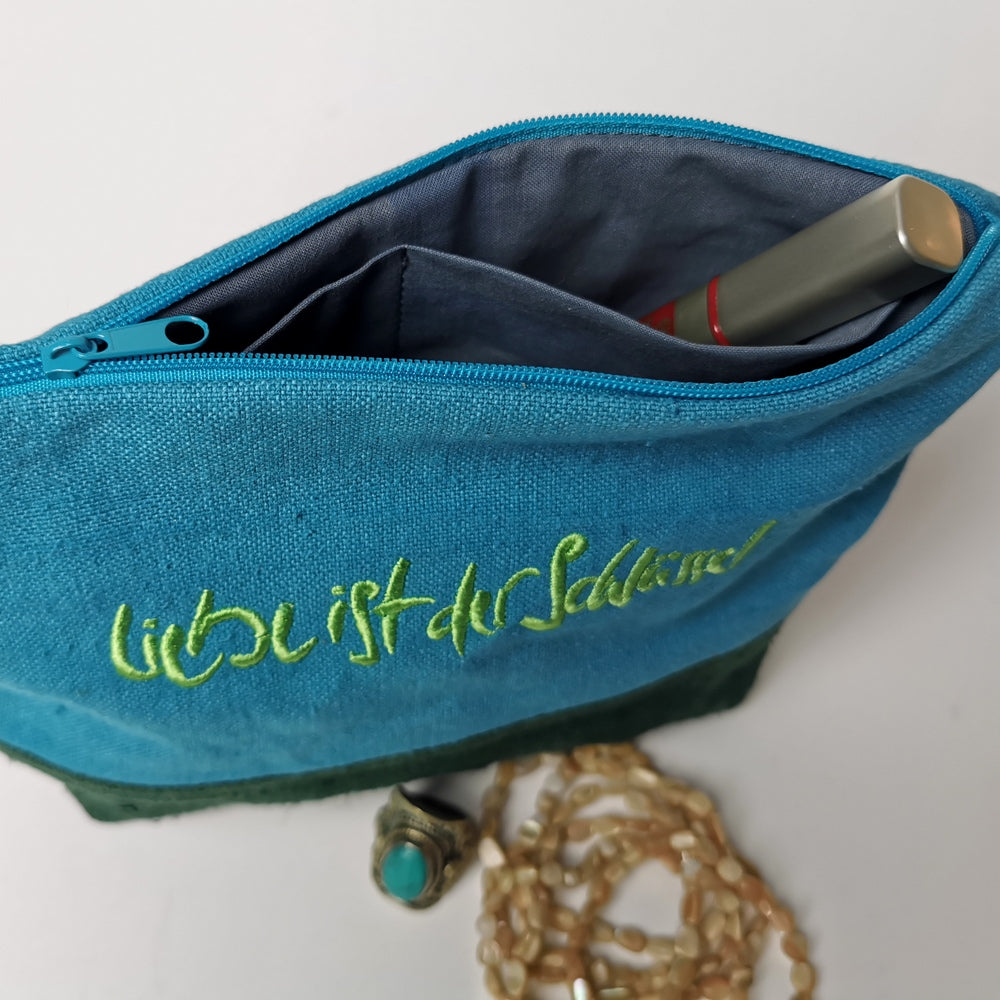 Kosmetiktasche "Liebe ist der Schlüssel"