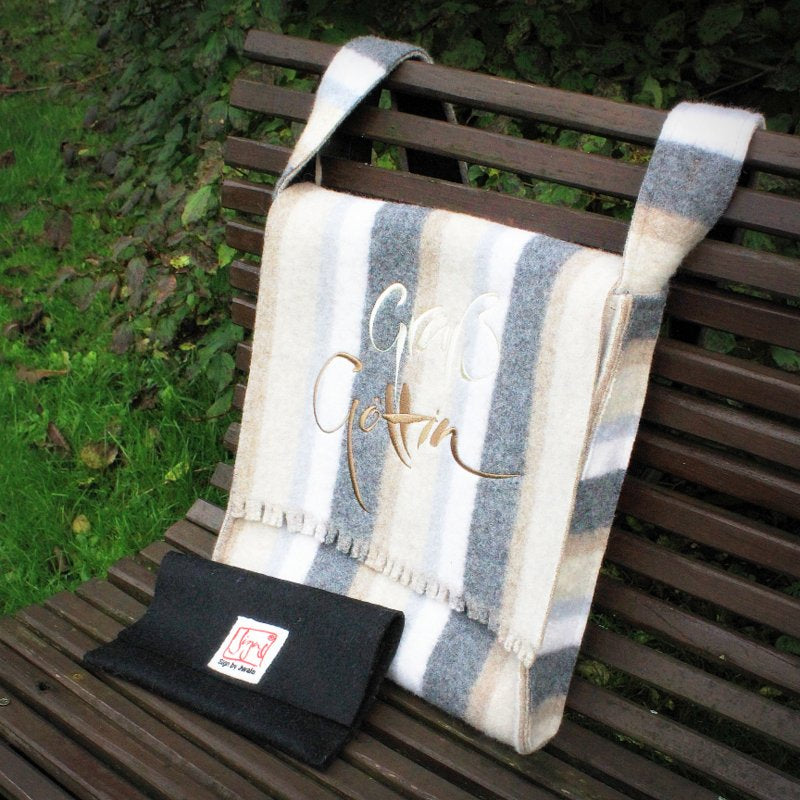 Schultertasche "Grüß Göttin"