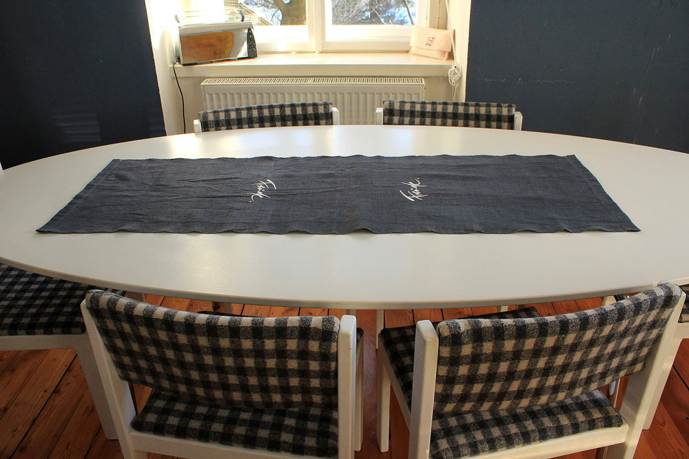 Tischläufer "Freude" Dunkelgrau