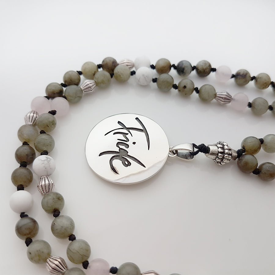 Friede-Mala (Labradorit/Howlith)