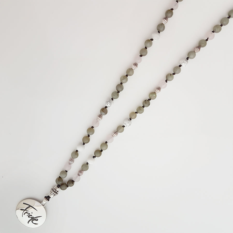 Friede-Mala (Labradorit/Howlith)