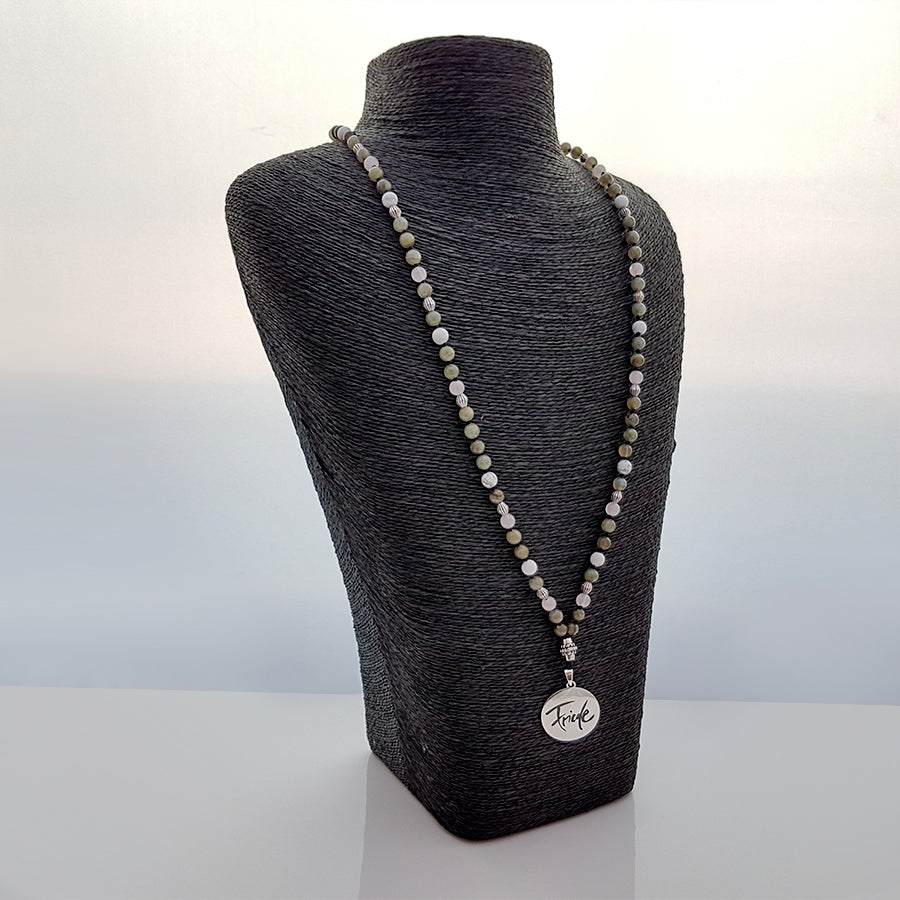 Friede-Mala (Labradorit/Howlith)