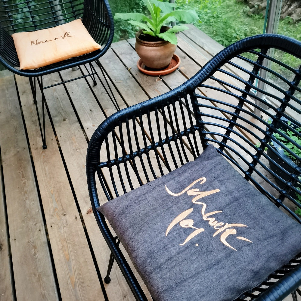 Bauernleinen-Flachkissen "Namasté"