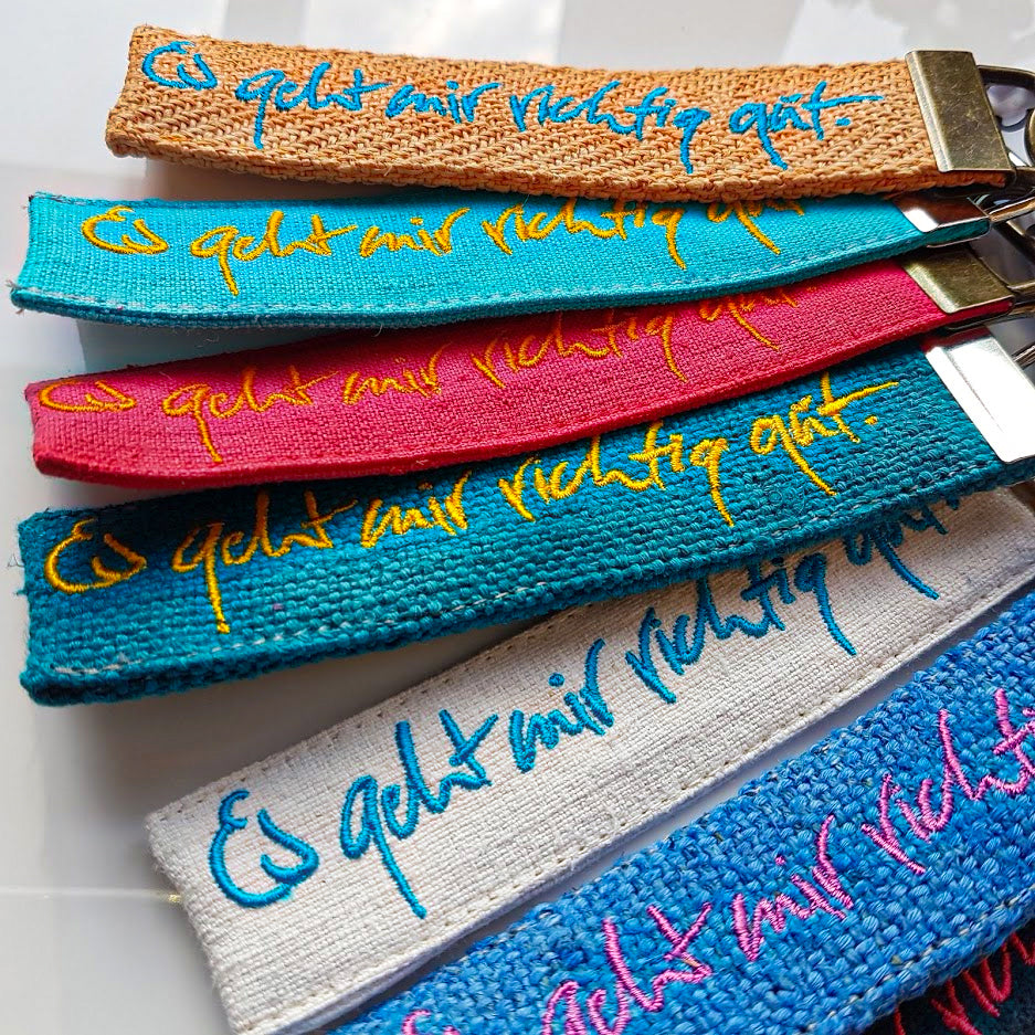 Anhänger "Es geht mir richtig gut" Bauernleinen (Zufallsfarbe)