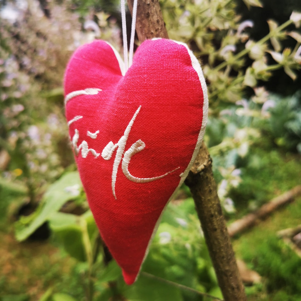 Bauernleinen-Herz "Freude" Rot-Creme