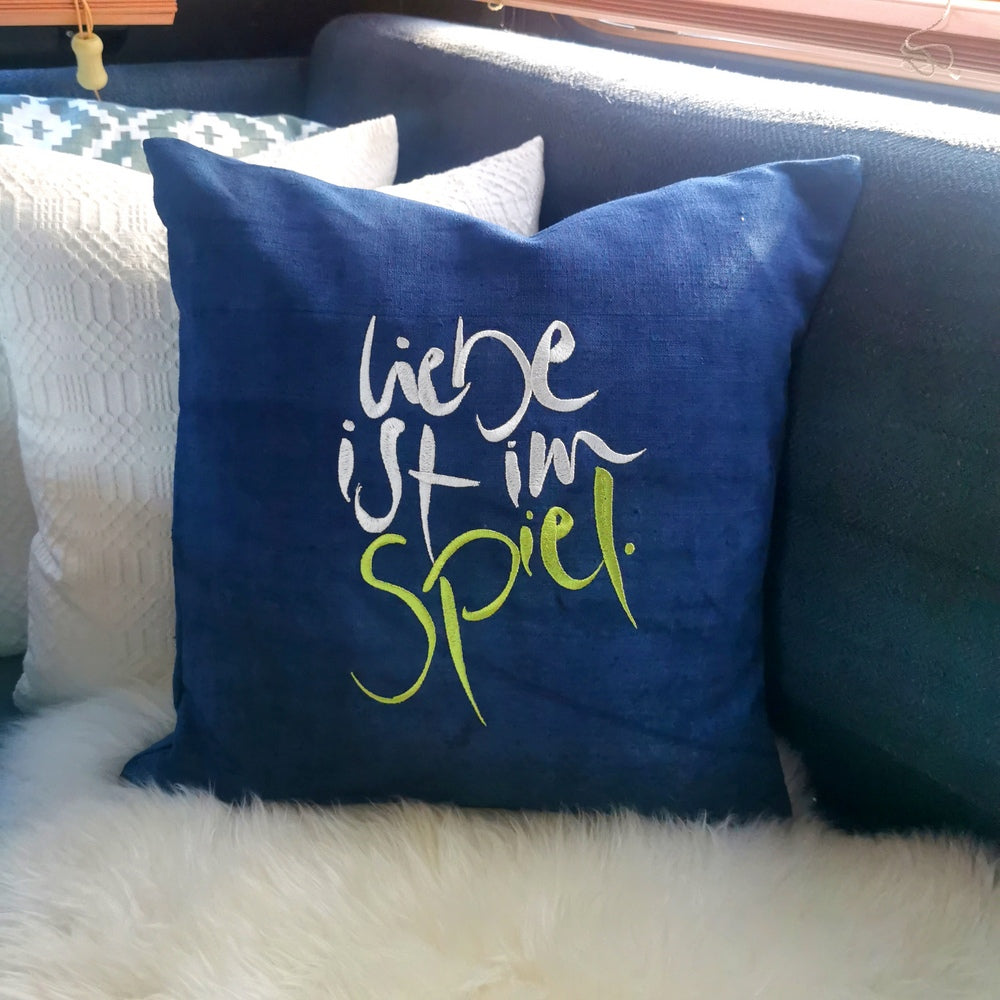 Kissenhülle Bauernleinen "Liebe ist im Spiel"