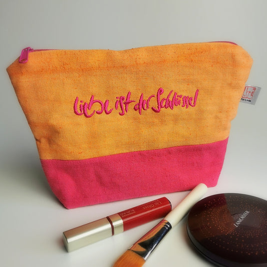 Kosmetiktasche "Liebe ist der Schlüssel"