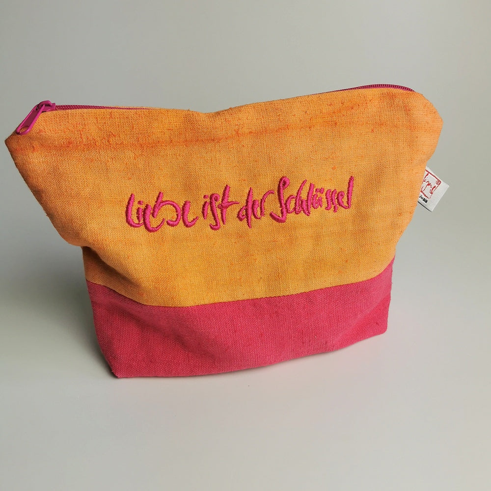 Kosmetiktasche "Liebe ist der Schlüssel"