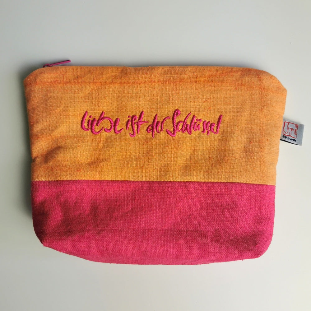 Kosmetiktasche "Liebe ist der Schlüssel"