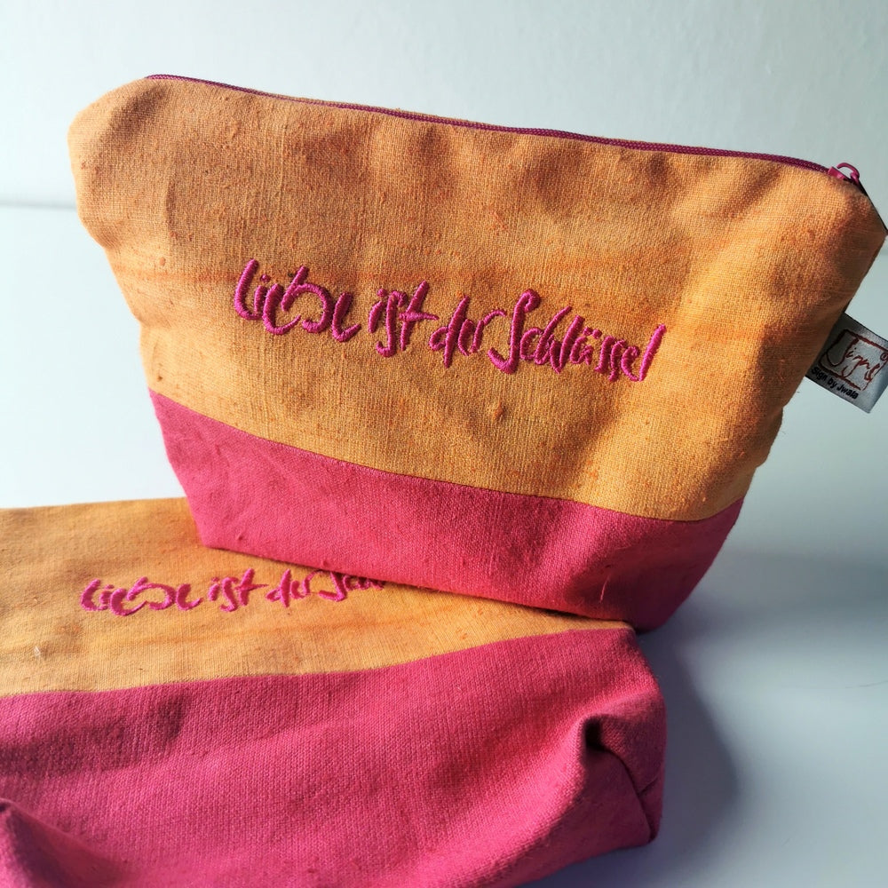 Kosmetiktasche "Liebe ist der Schlüssel"