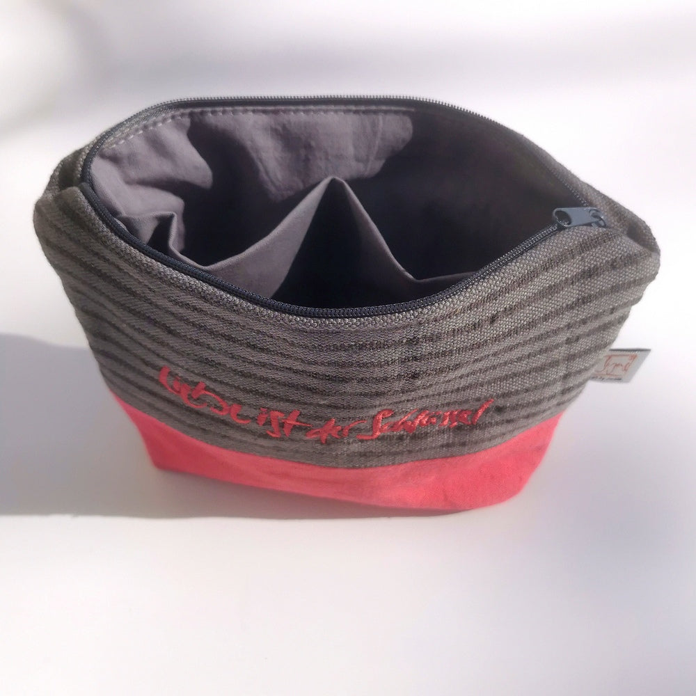 Kosmetiktasche "Liebe ist der Schlüssel"