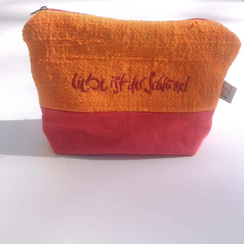 Kosmetiktasche "Liebe ist der Schlüssel"