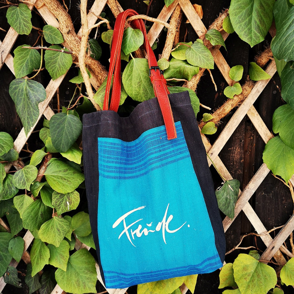 Schultertasche "Freude" mit Hirschlederriemen