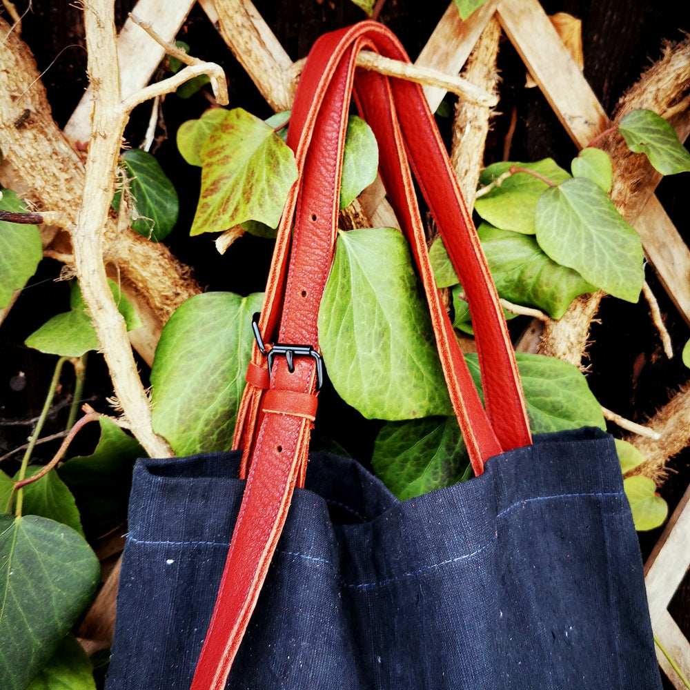 Schultertasche "Freude" mit Hirschlederriemen
