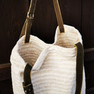 Schultertasche "Liebe Ornament" mit Hirschlederriemen