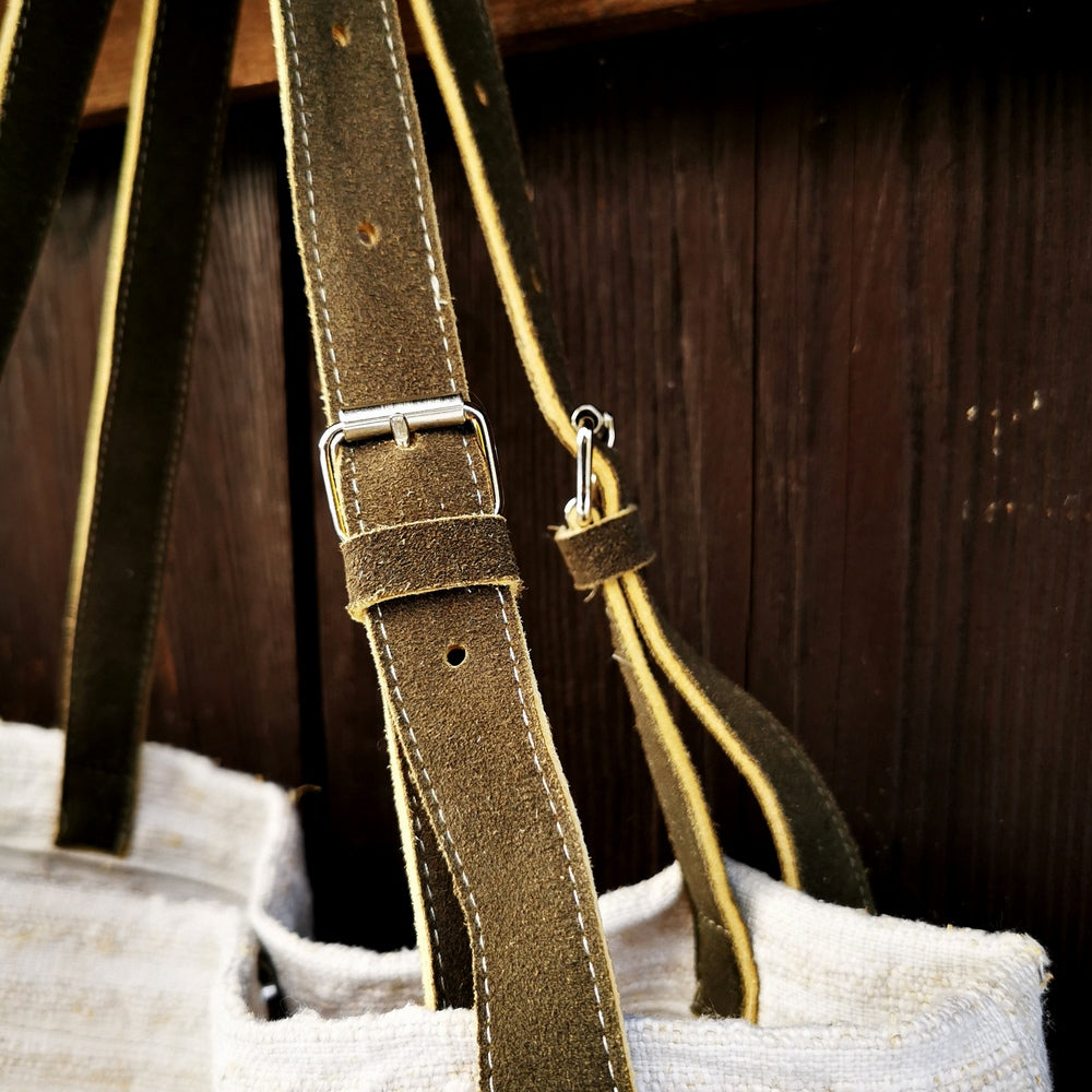 Schultertasche "Liebe Ornament" mit Hirschlederriemen