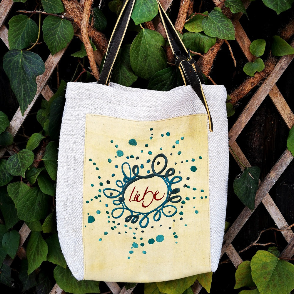 Schultertasche "Liebe Ornament" mit Hirschlederriemen