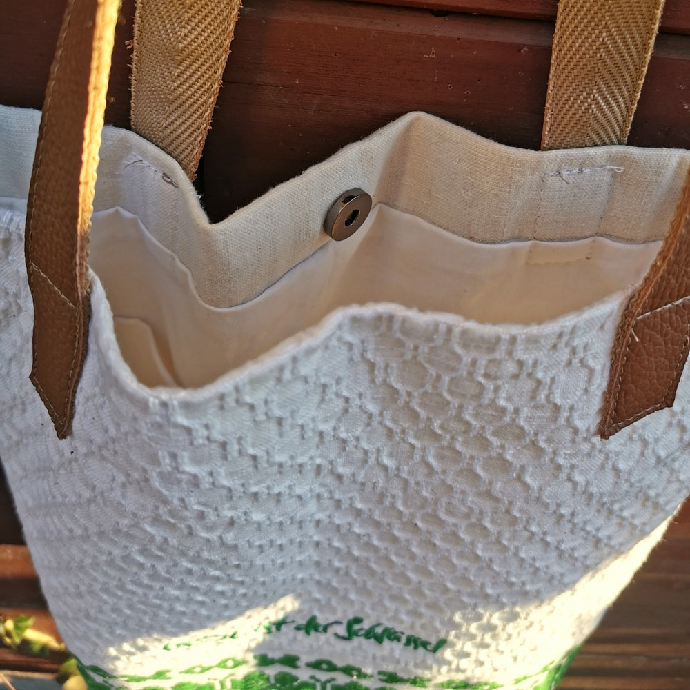 Schultertasche "Liebe ist der Schlüssel"