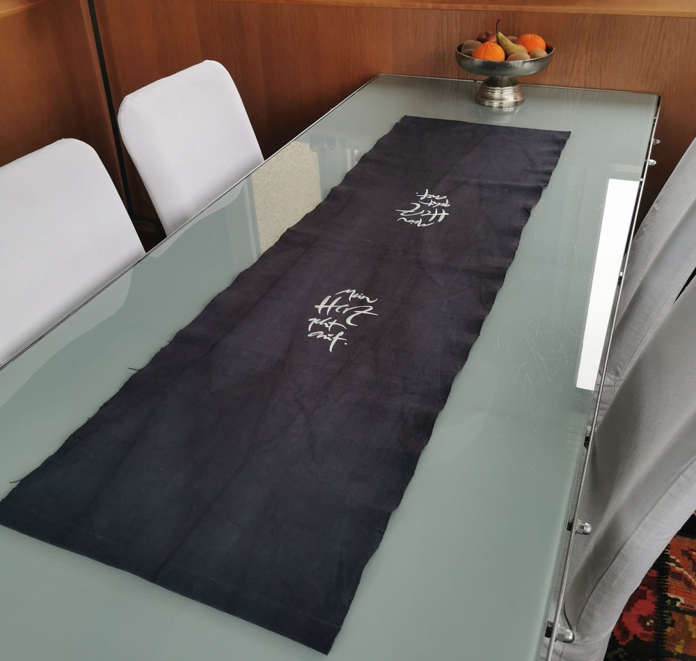 Tischläufer "Mein Herz geht auf" Schwarz