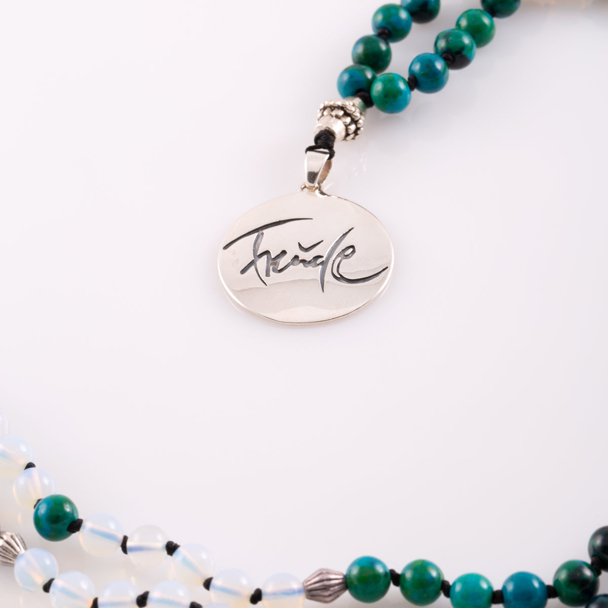 Freude-Mala (rekonstruierter Mondstein/Chrysokoll)