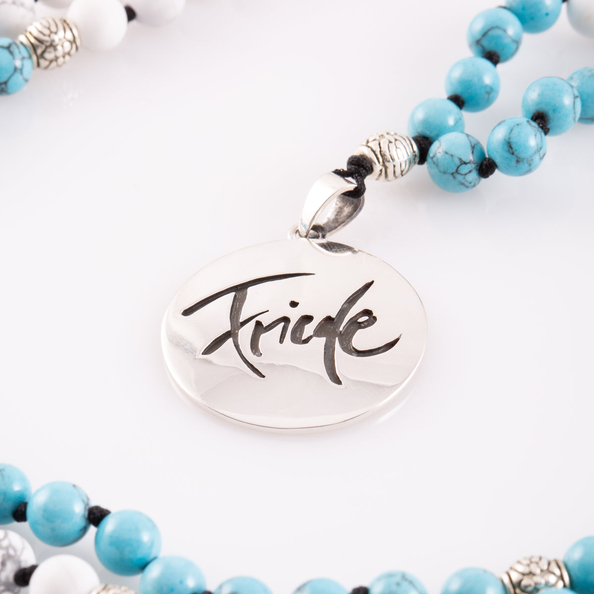 Friede-Mala (Türkis/Howlith)