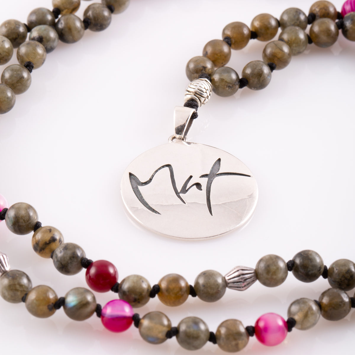 Mut-Mala (Achat, Labradorit)