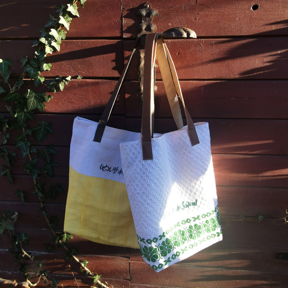 Schultertasche "Liebe ist der Schlüssel"