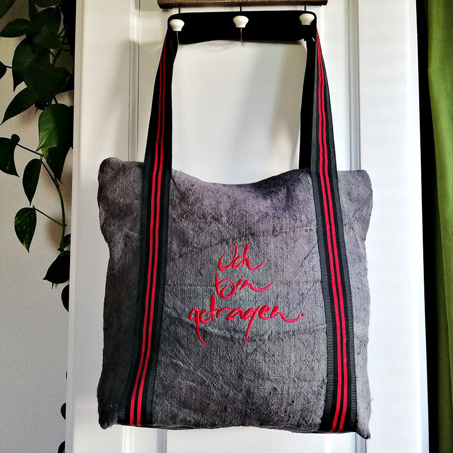 Schultertasche "Ich bin getragen"